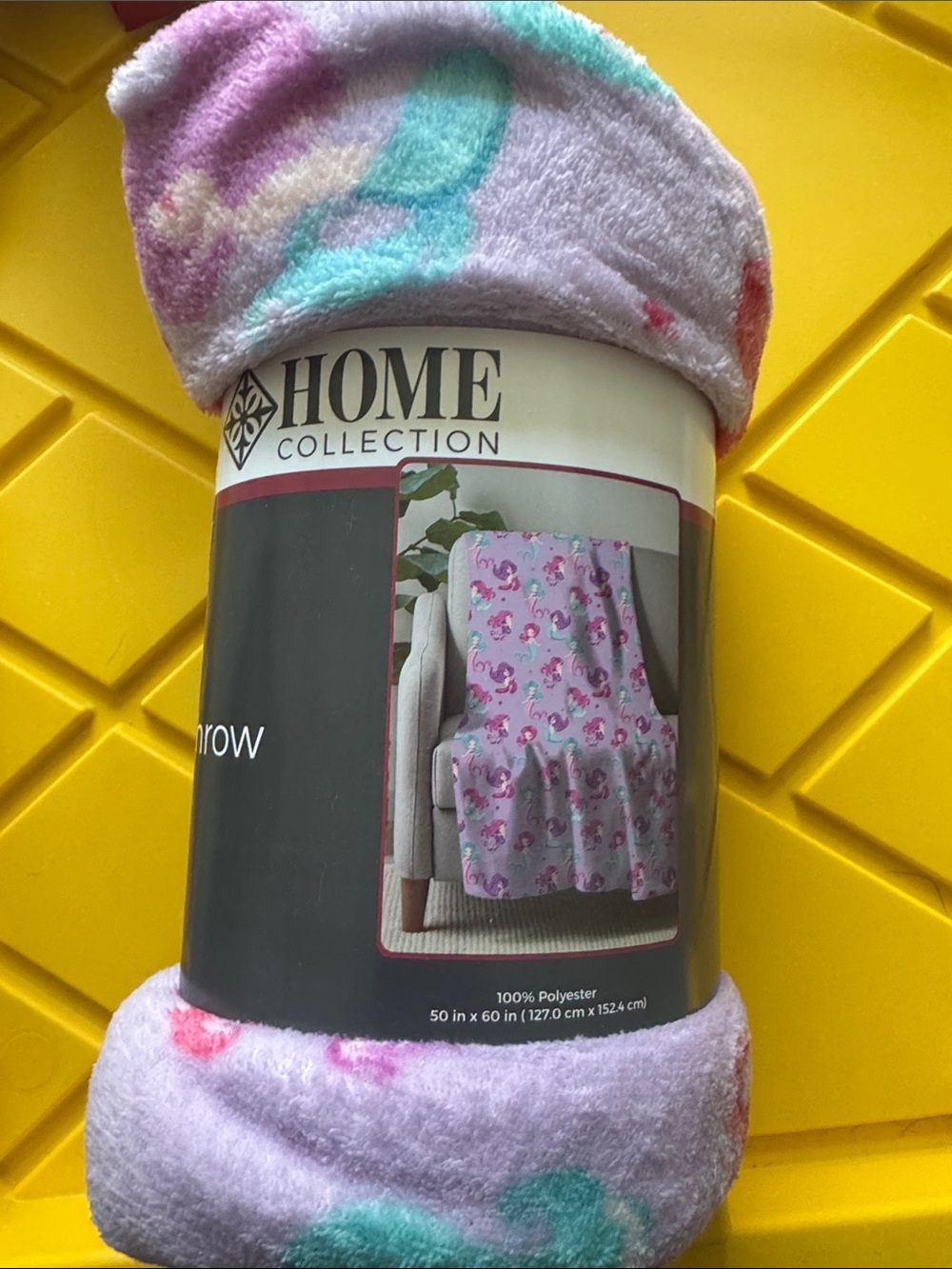 Home Collection Mermaid Plush Throw with Multicolor Accents